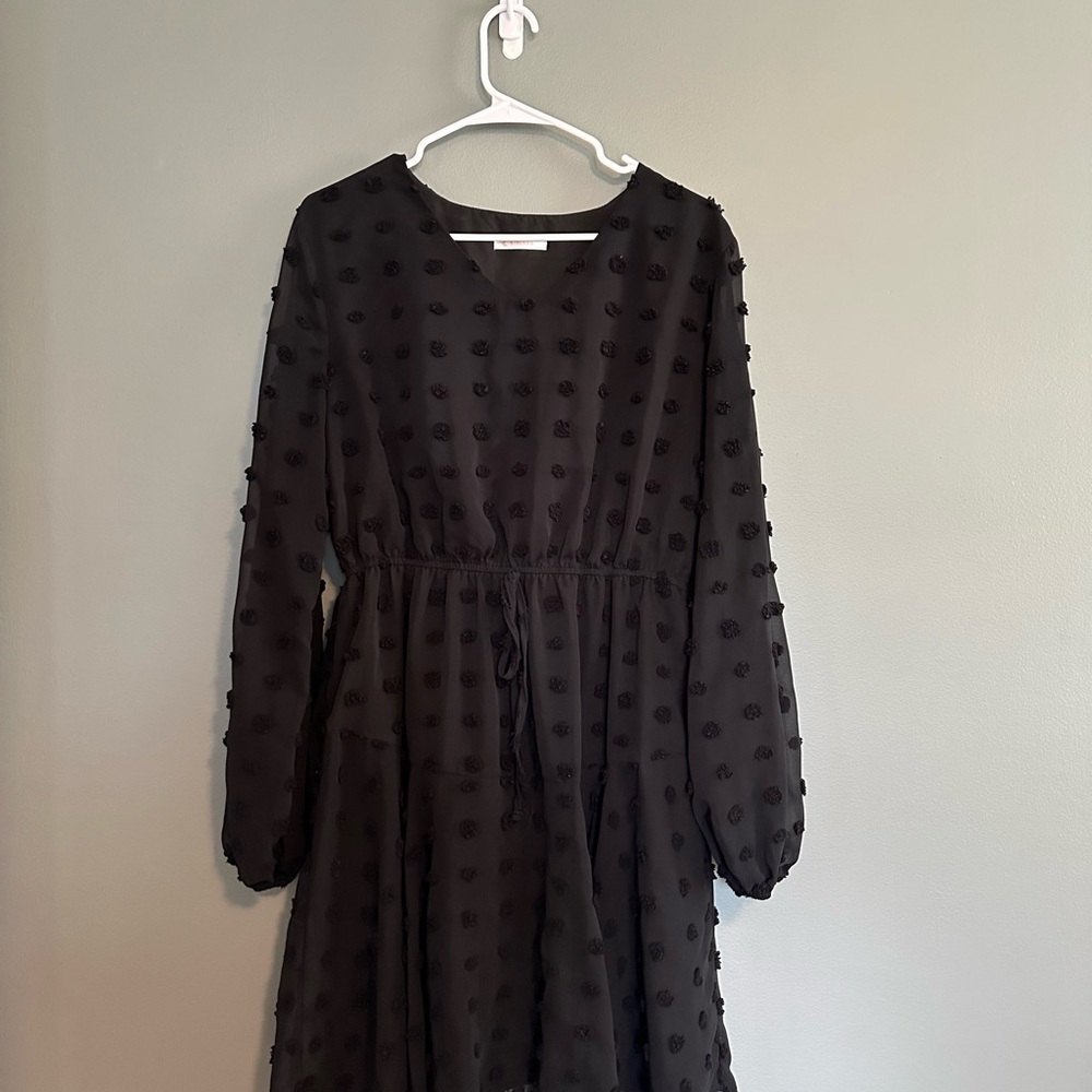 Chic Black Long-Sleeve Dress